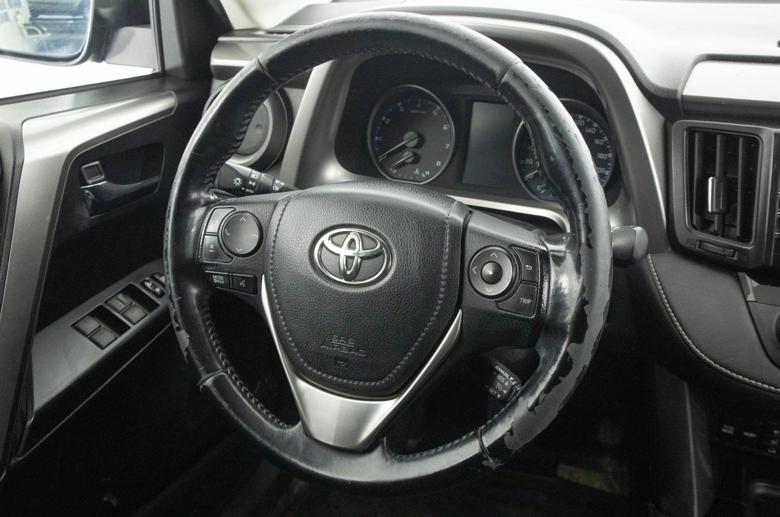 Toyota RAV4 13 из 24