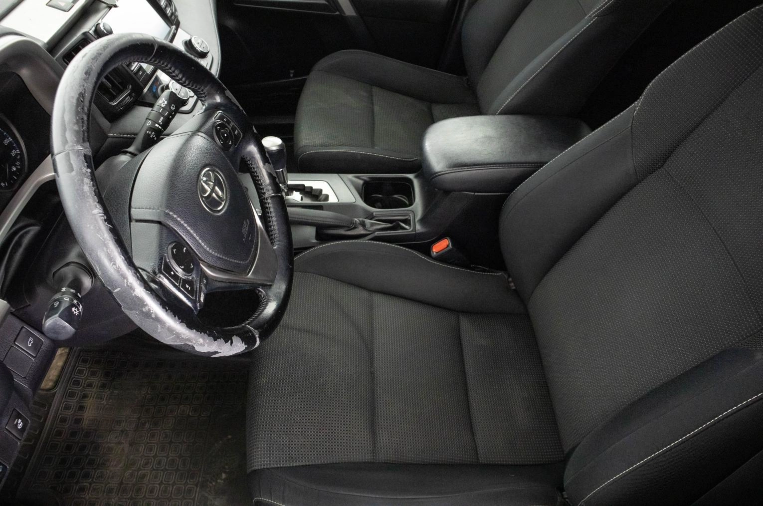 Toyota RAV4 9 из 24