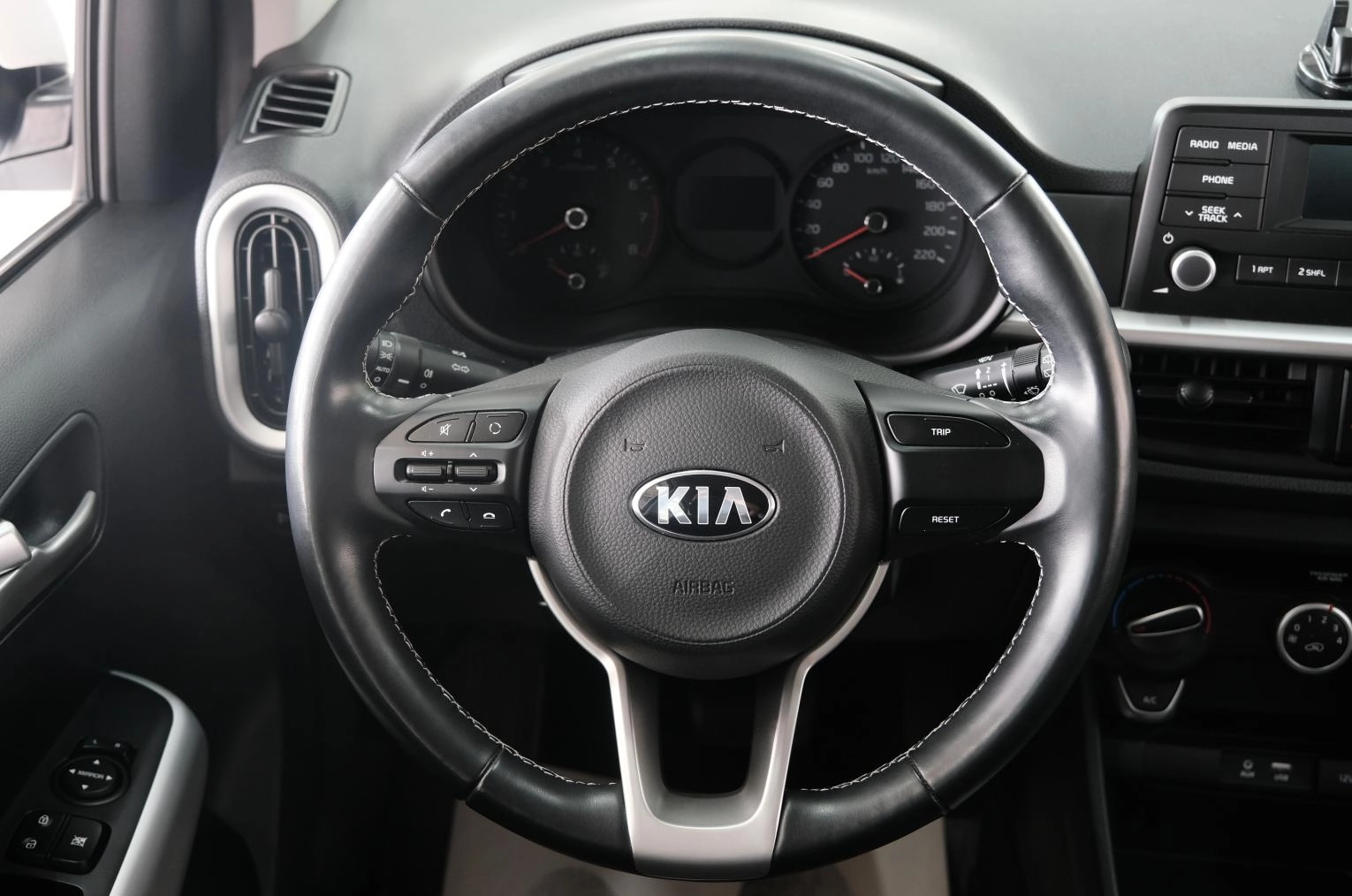 KIA Picanto 12 из 25