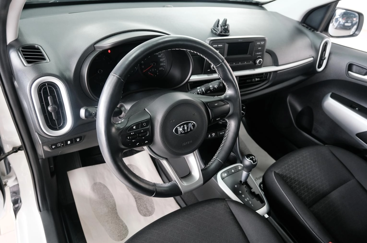 KIA Picanto 10 из 25