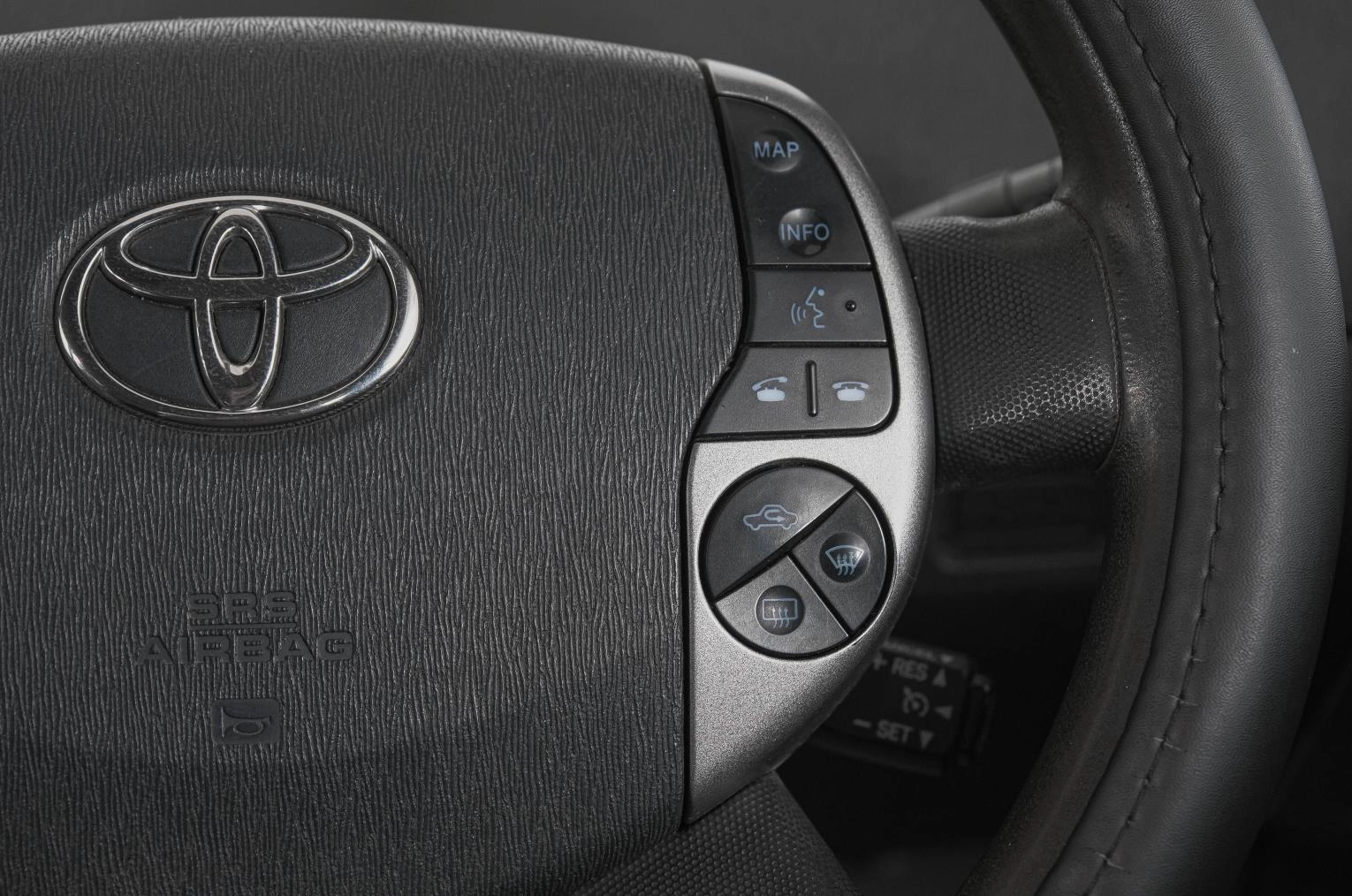 Toyota Prius 17 из 22