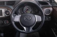 Toyota Vitz 12 из 19