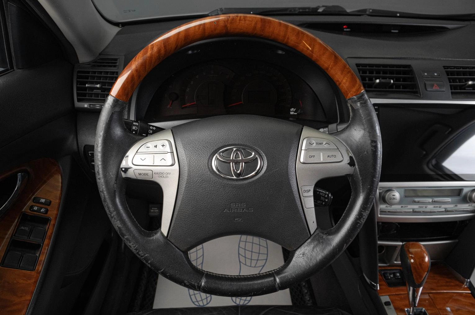 Toyota Camry 12 из 21