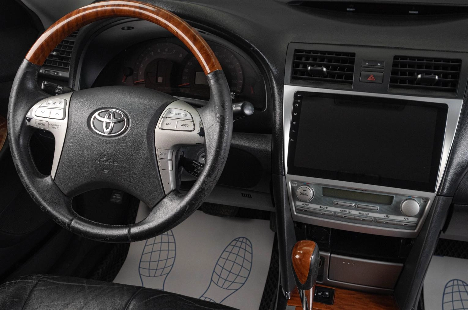 Toyota Camry 17 из 21