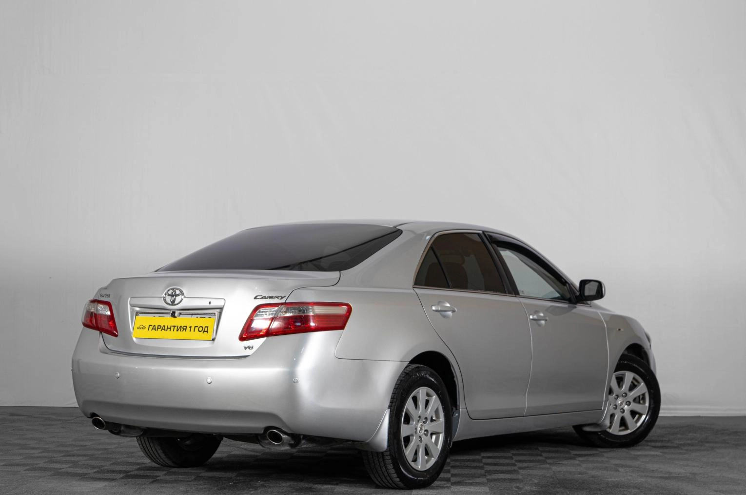 Toyota Camry 4 из 21