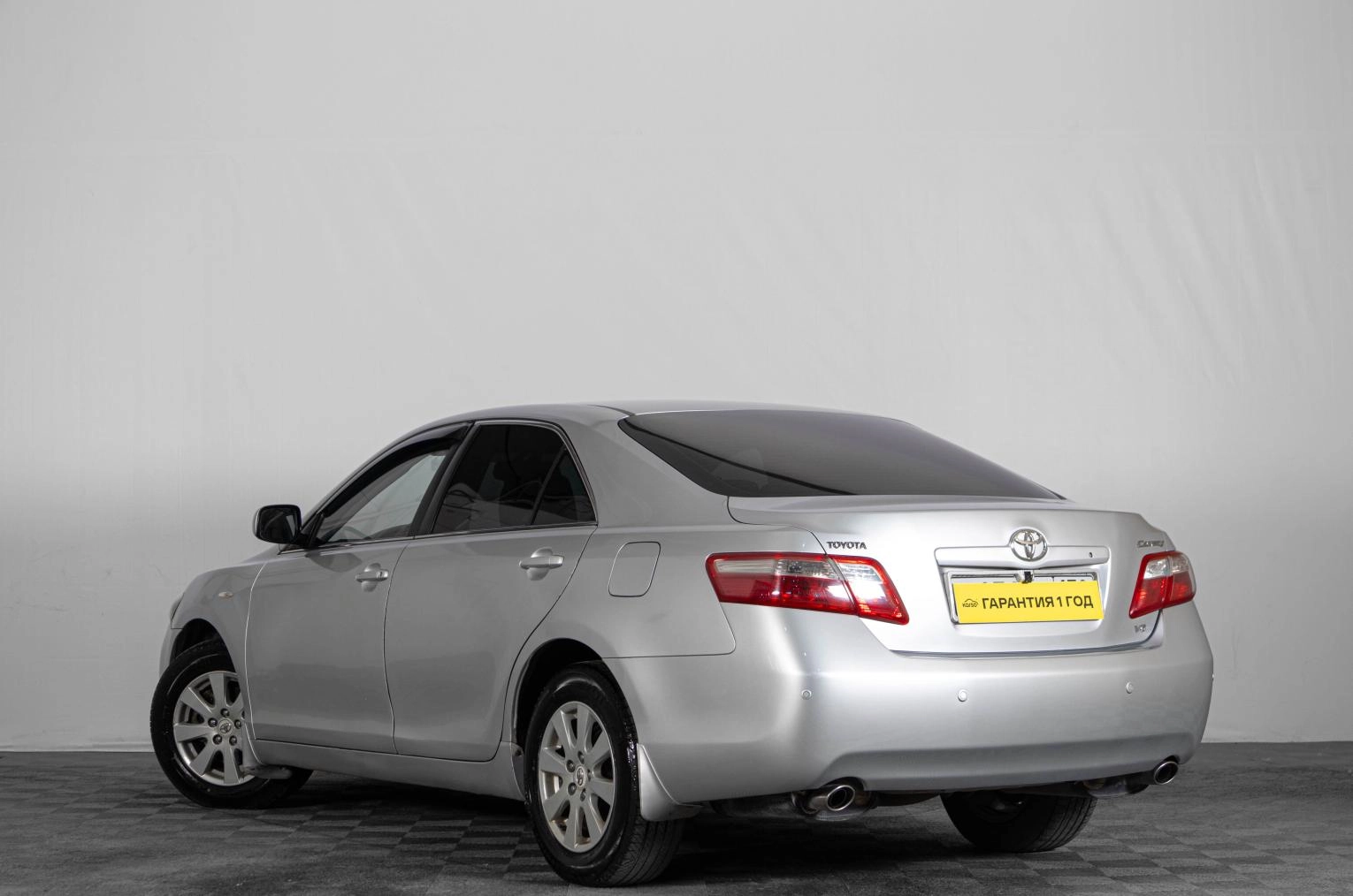 Toyota Camry 6 из 21