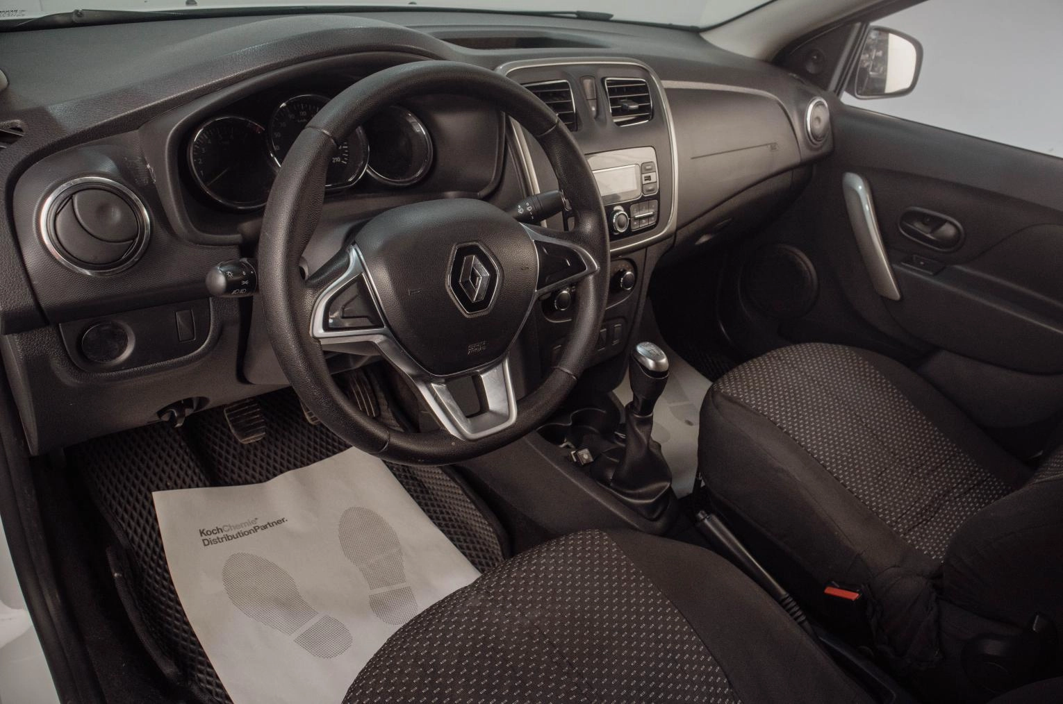 Renault Logan 8 из 15