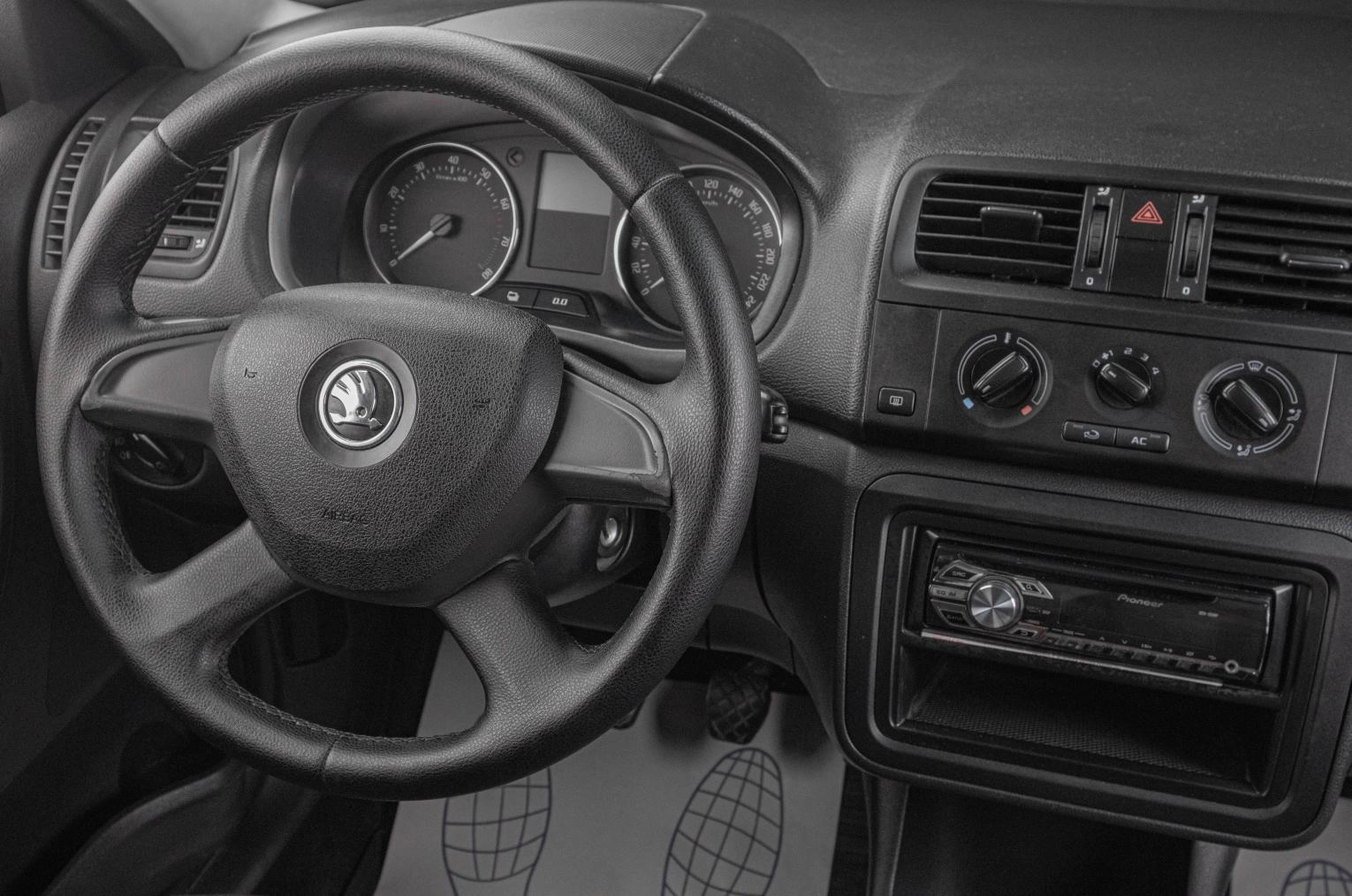 Skoda Fabia 14 из 17