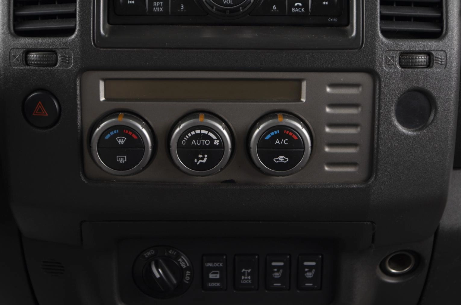 Nissan Navara 12 из 18