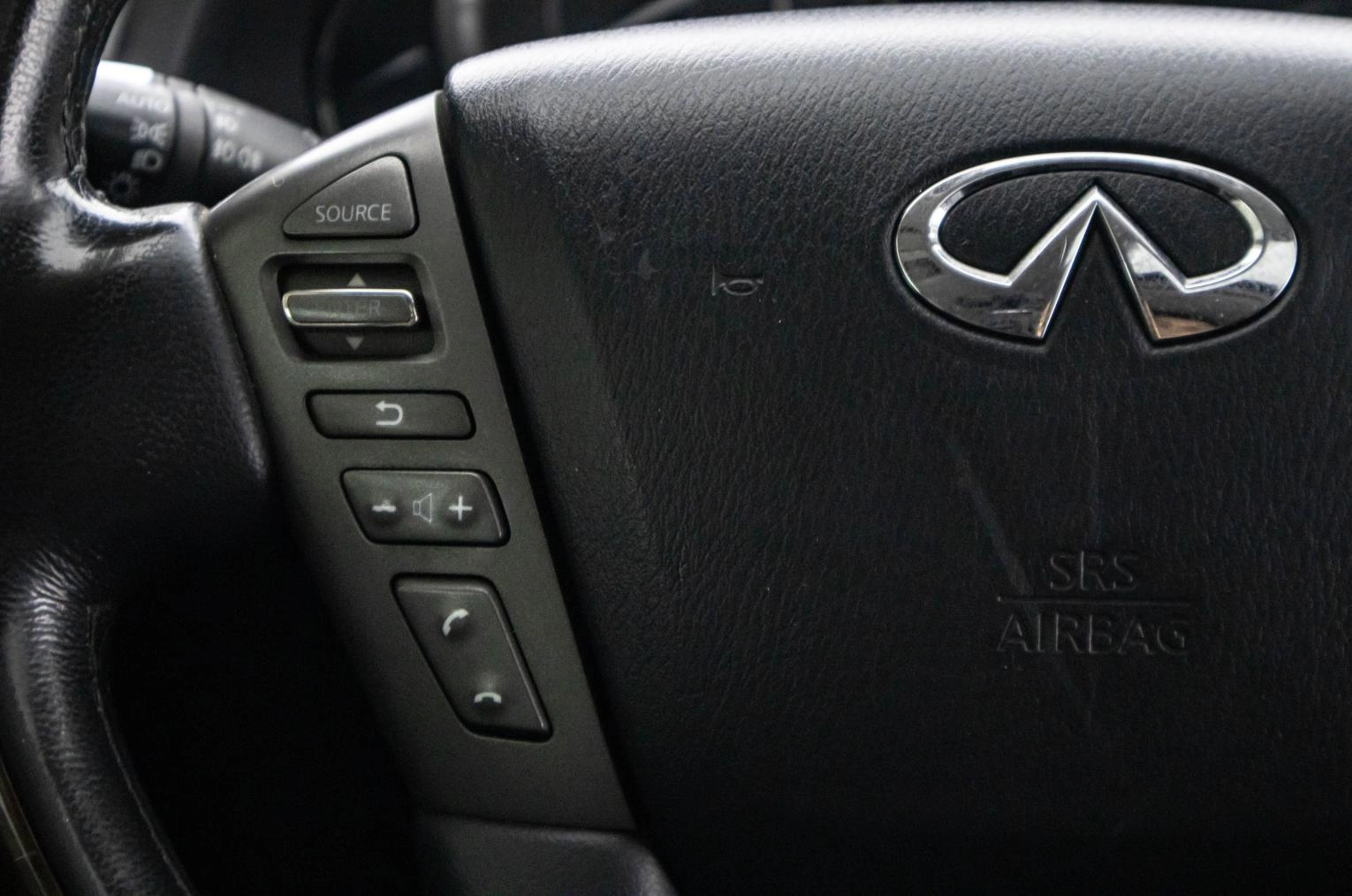 Infiniti QX56 24 из 34