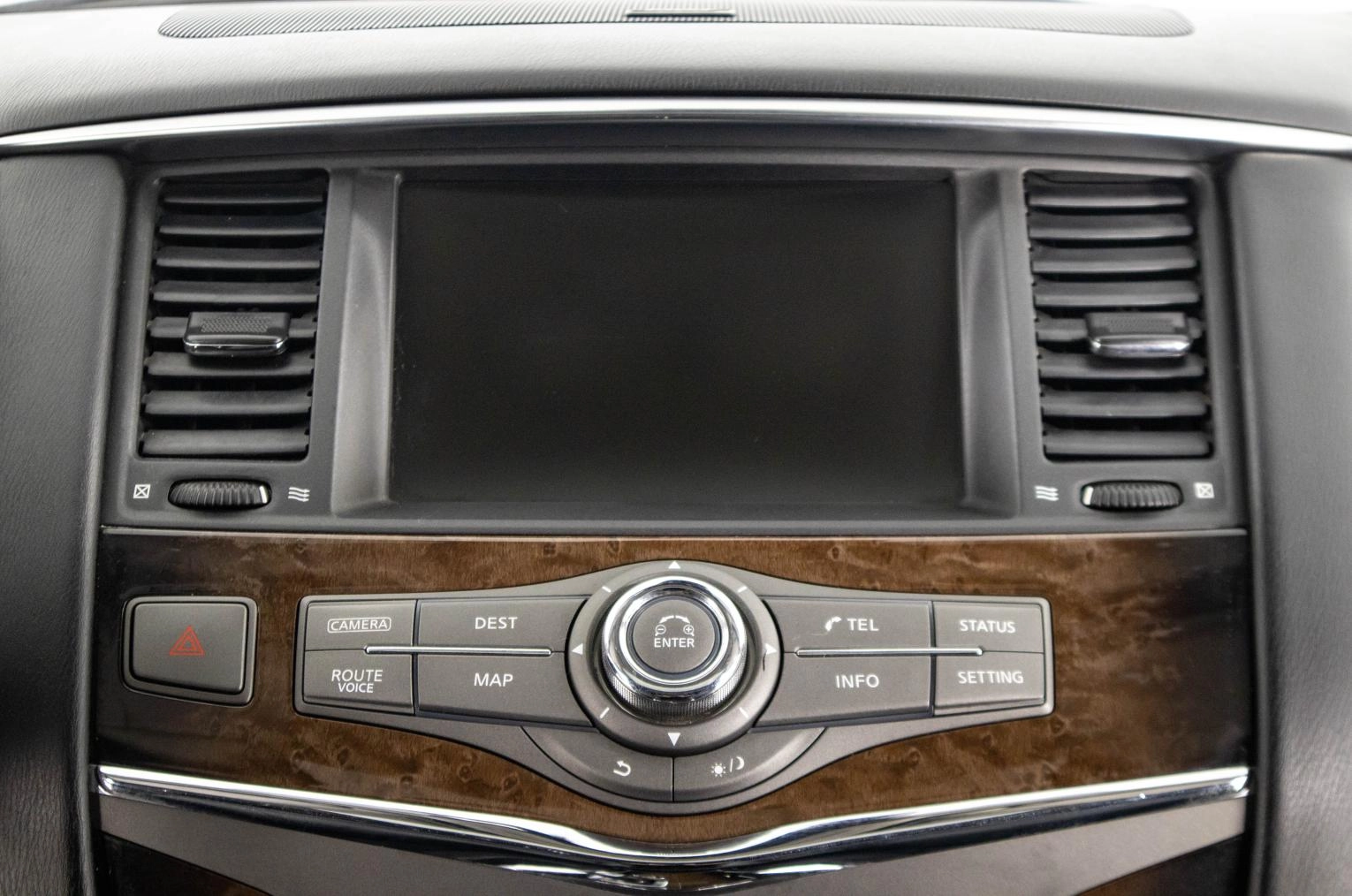 Infiniti QX56 28 из 34