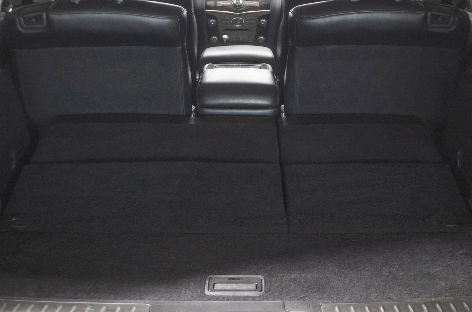 Infiniti QX56 7 из 34