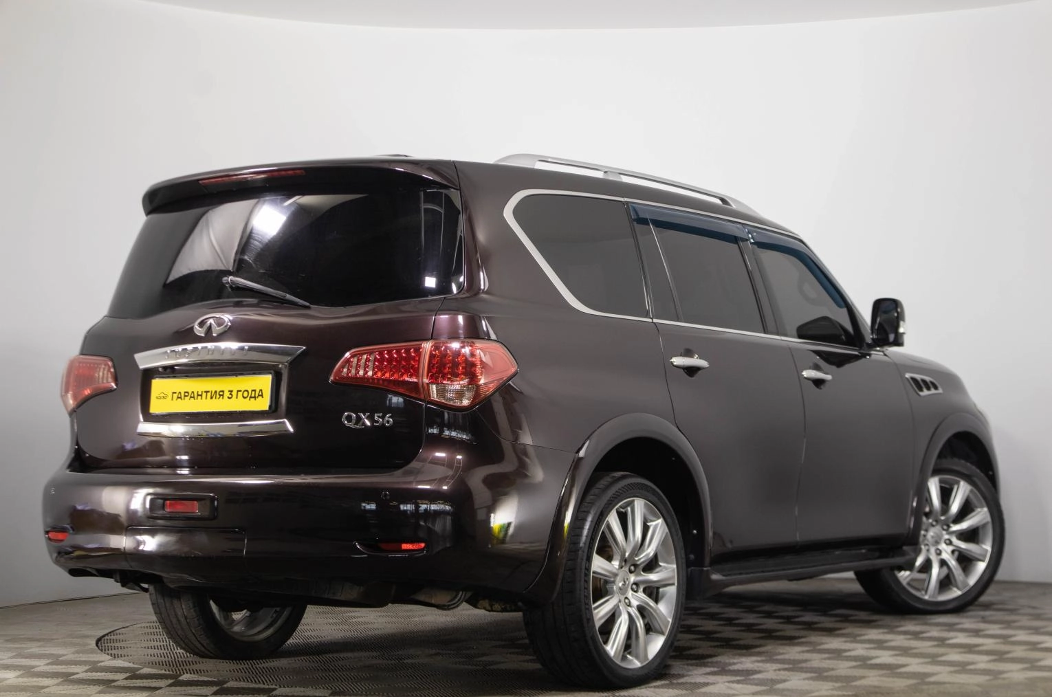 Infiniti QX56 6 из 34