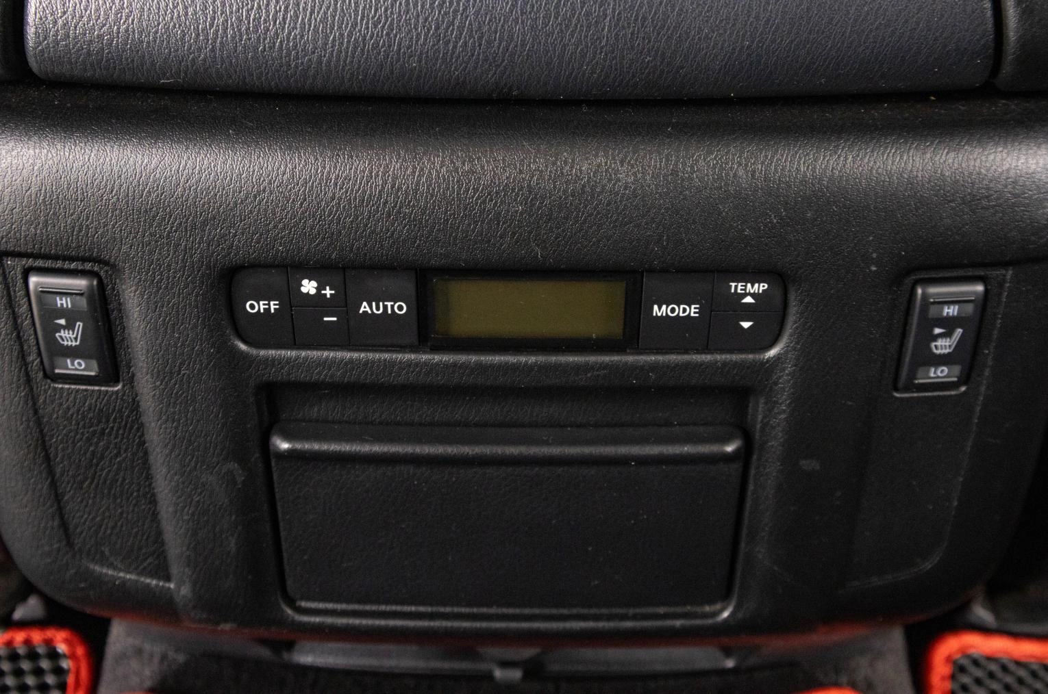 Infiniti QX56 16 из 34