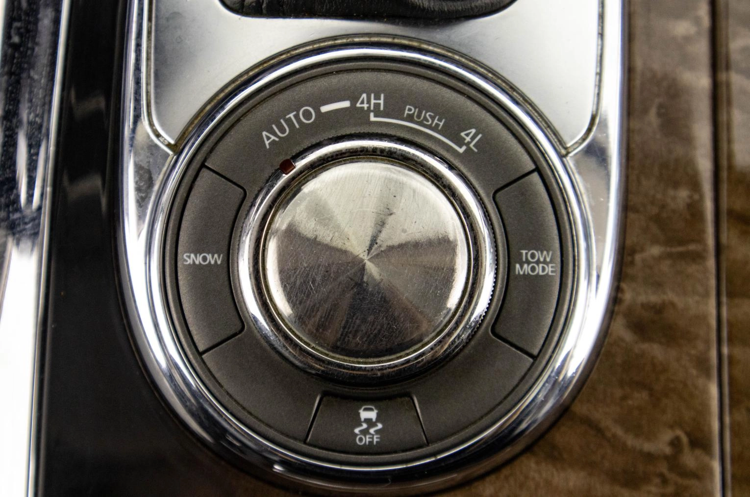 Infiniti QX56 31 из 34