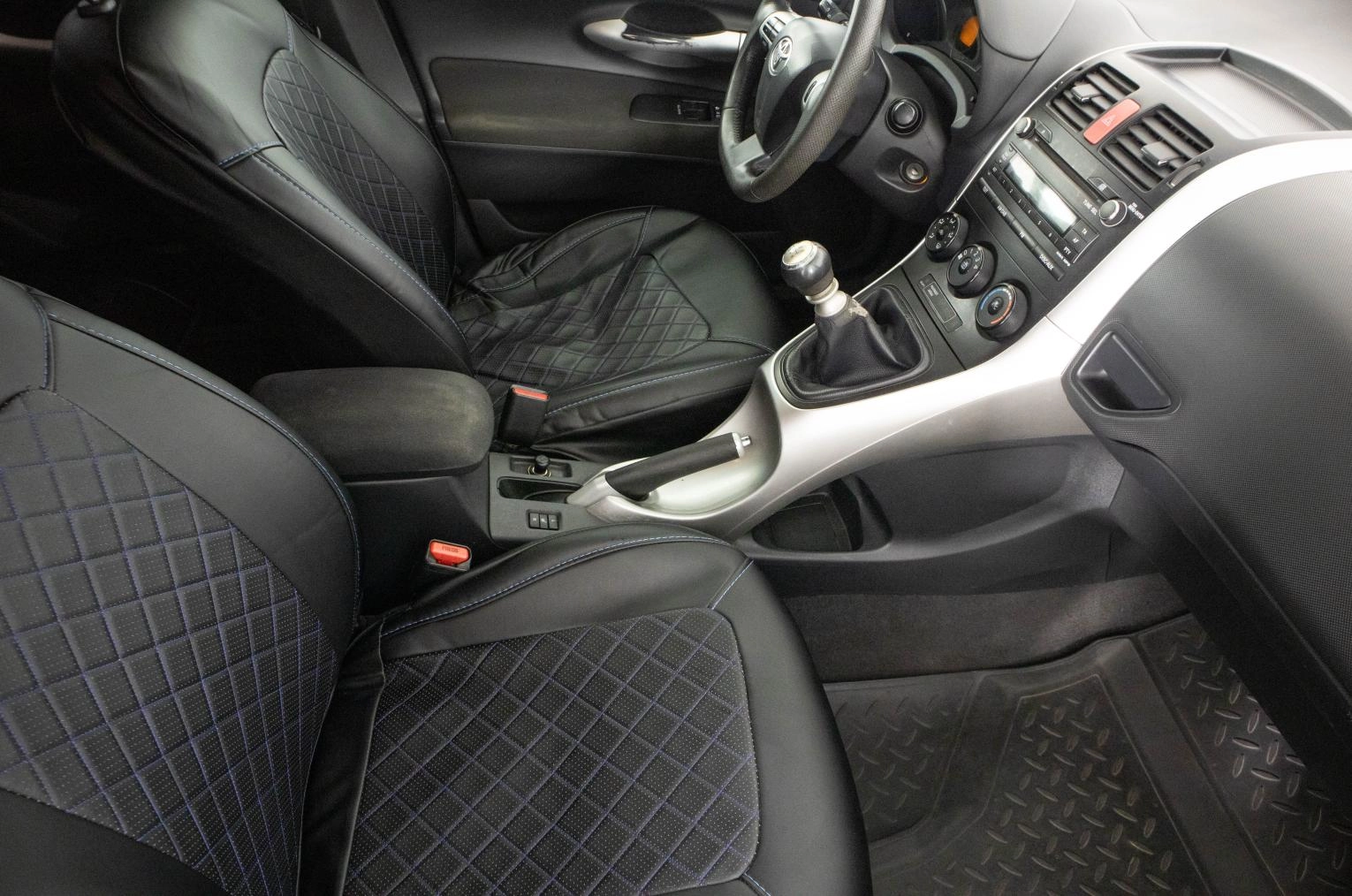 Toyota Auris 11 из 23