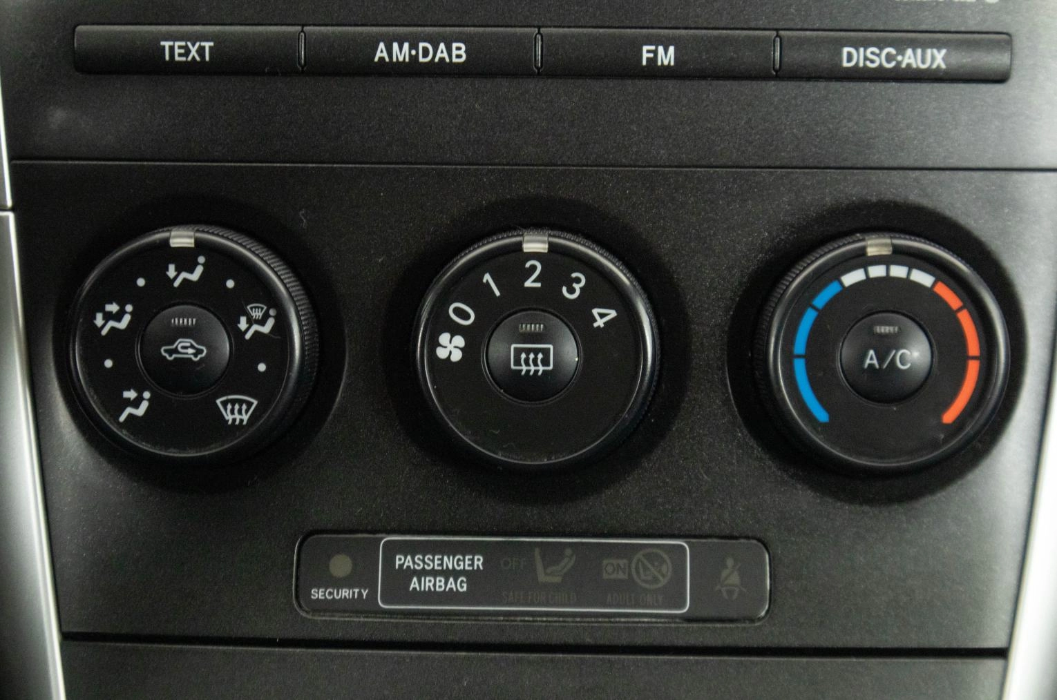 Toyota Auris 16 из 23