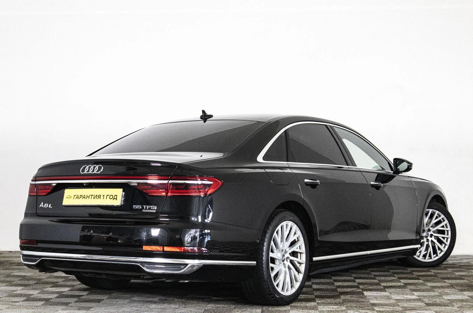Audi A8 4 из 28