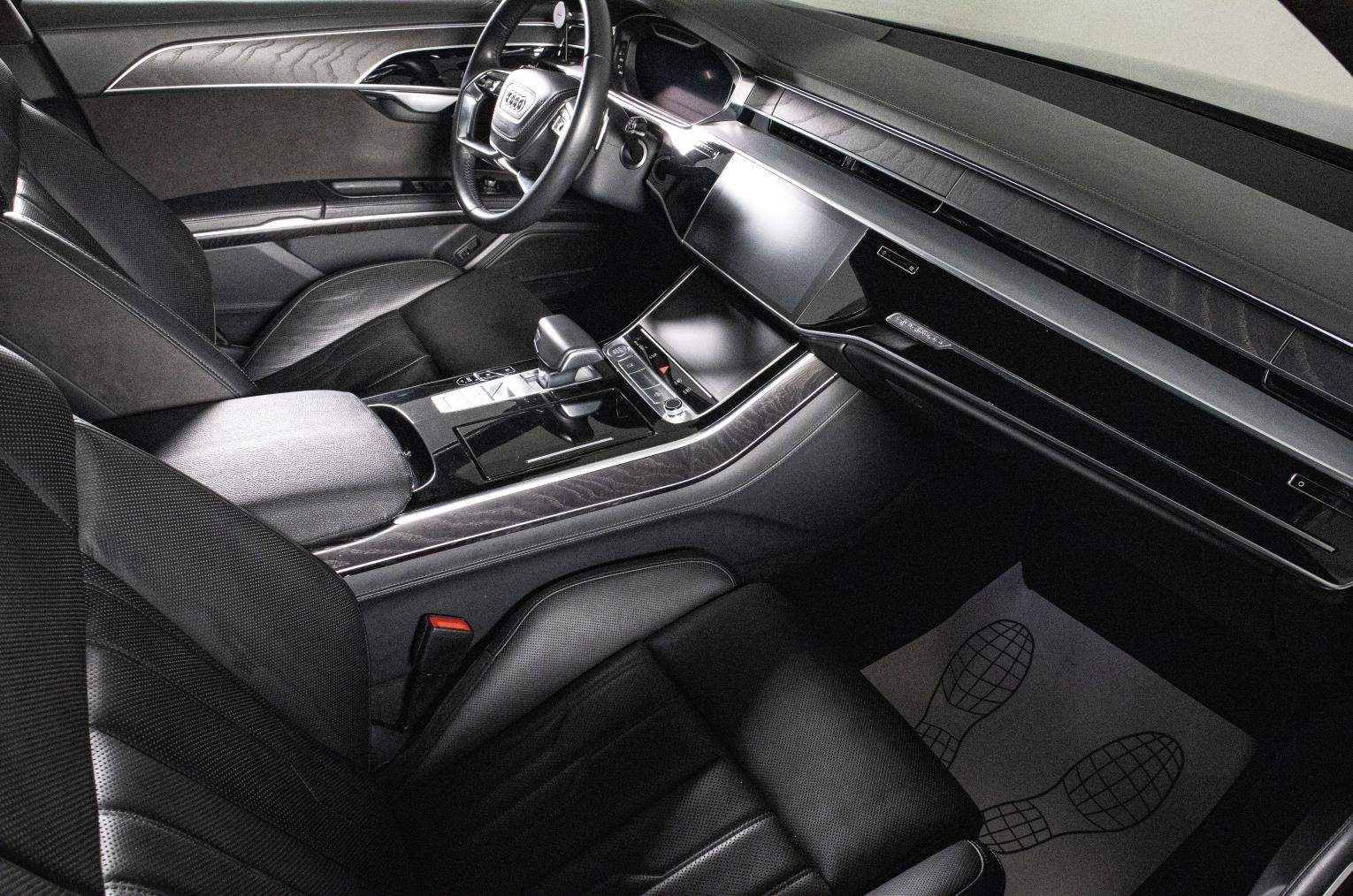 Audi A8 13 из 28