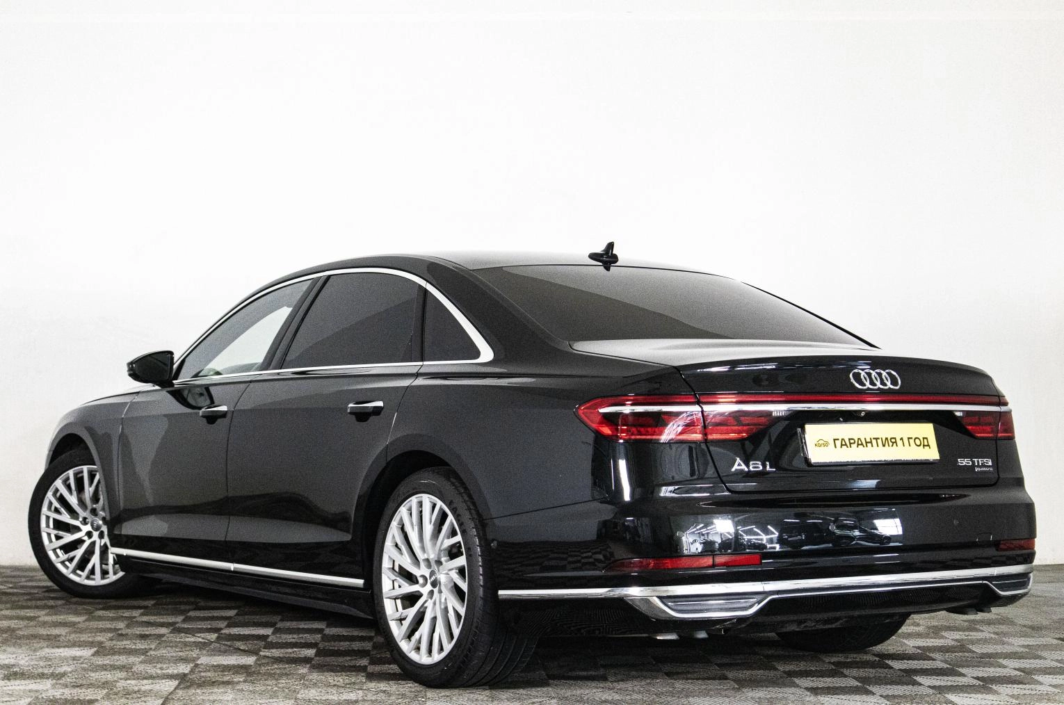 Audi A8 6 из 28