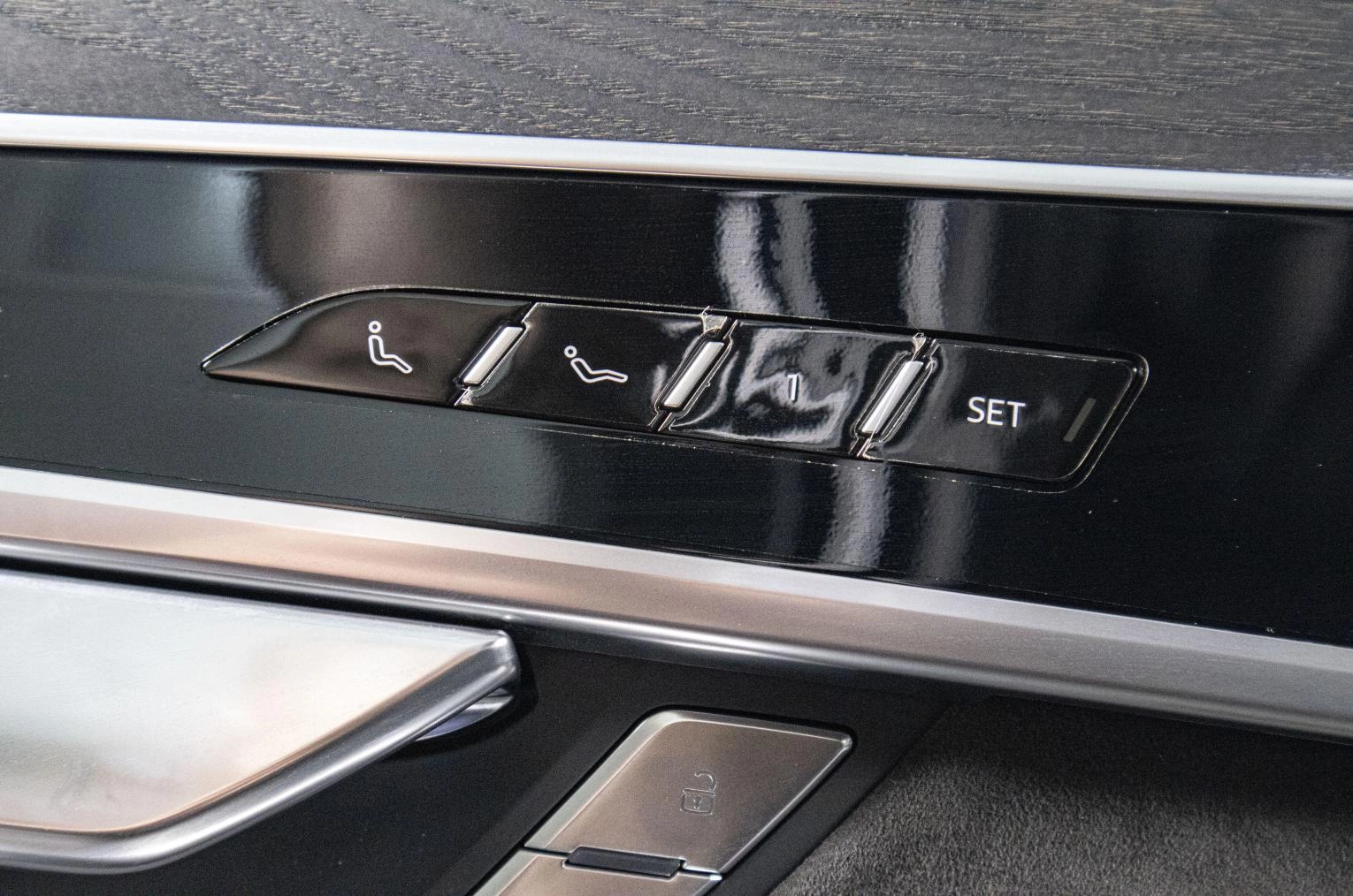 Audi A8 22 из 28