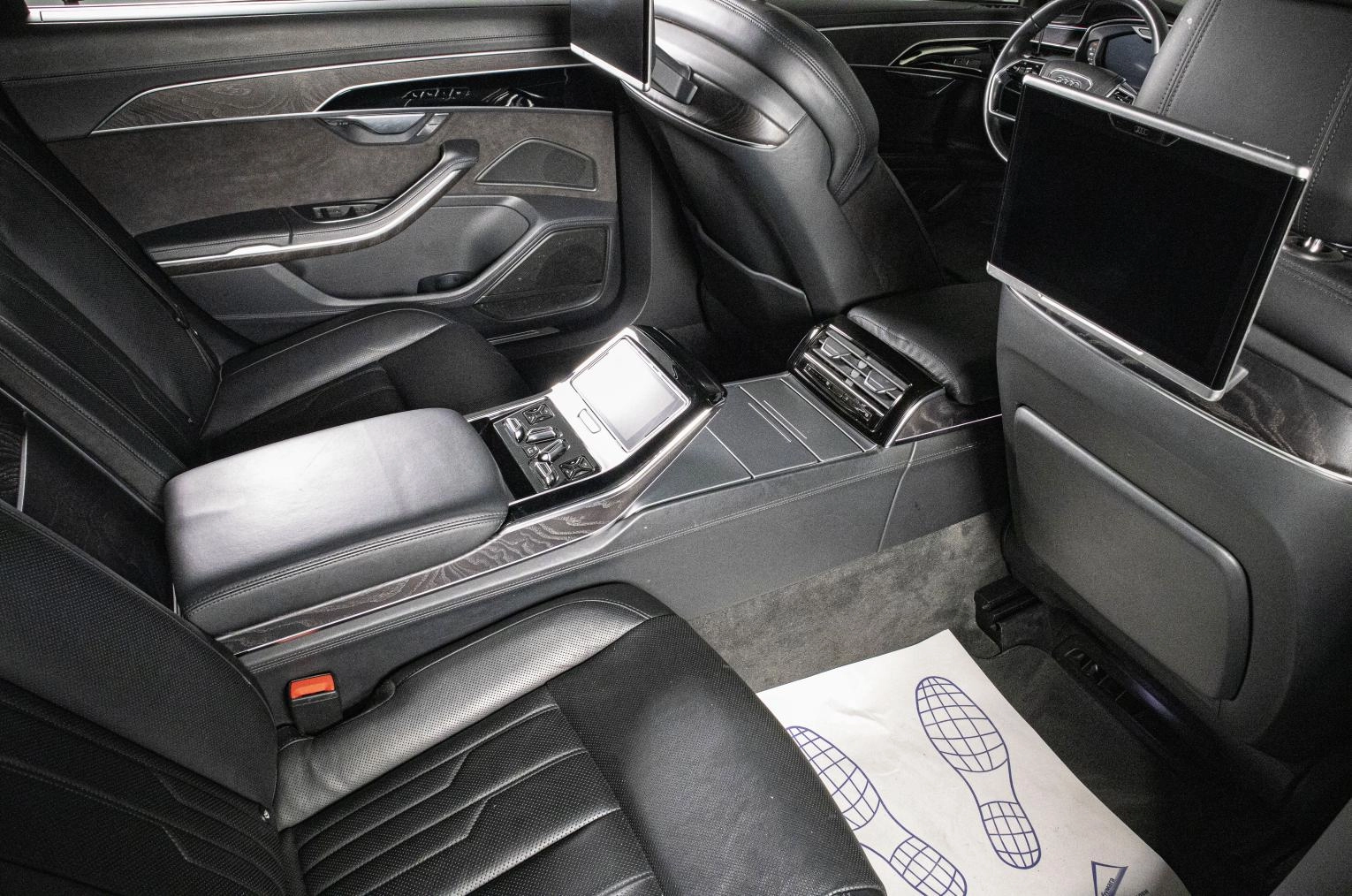 Audi A8 24 из 28