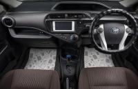Toyota Aqua 7 из 19