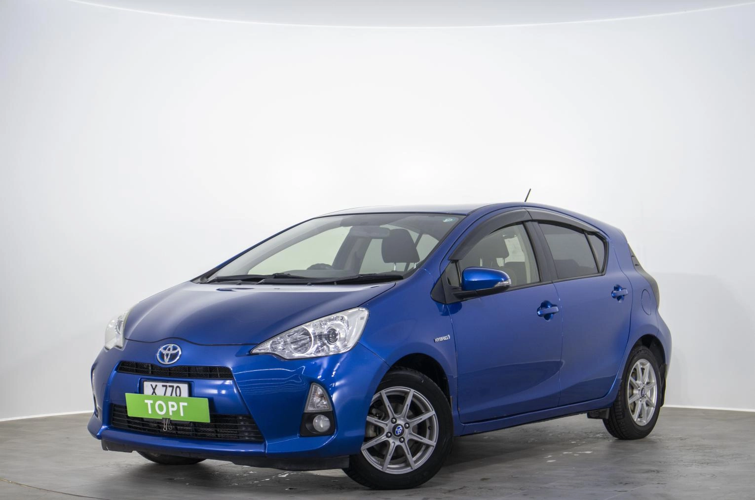 Toyota Aqua 3 из 19