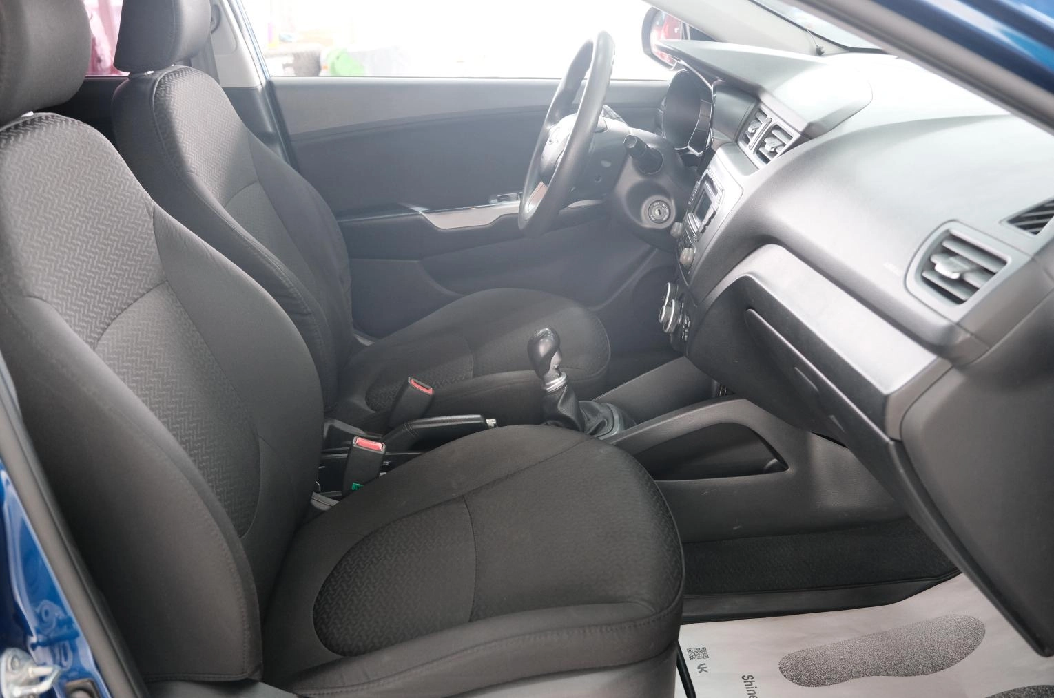 KIA Rio 19 из 22