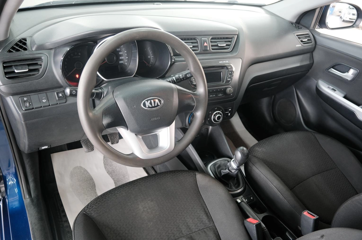 KIA Rio 10 из 22