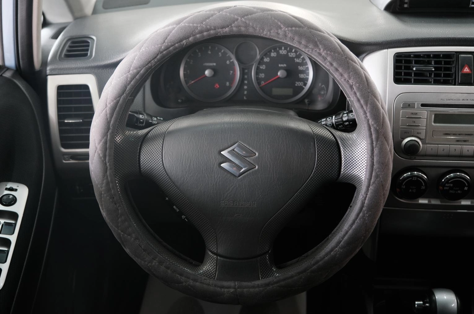 Suzuki Liana 12 из 23