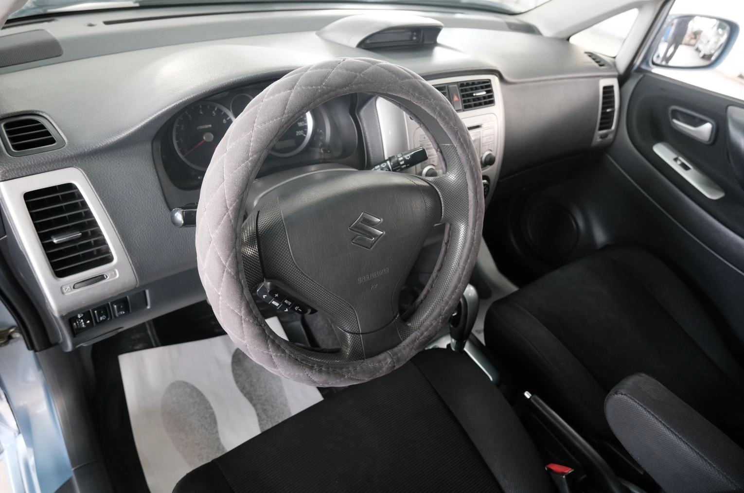 Suzuki Liana 10 из 23