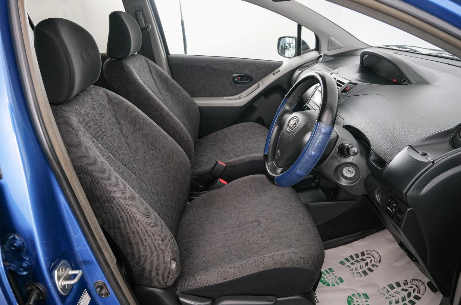 Toyota Vitz 7 из 21