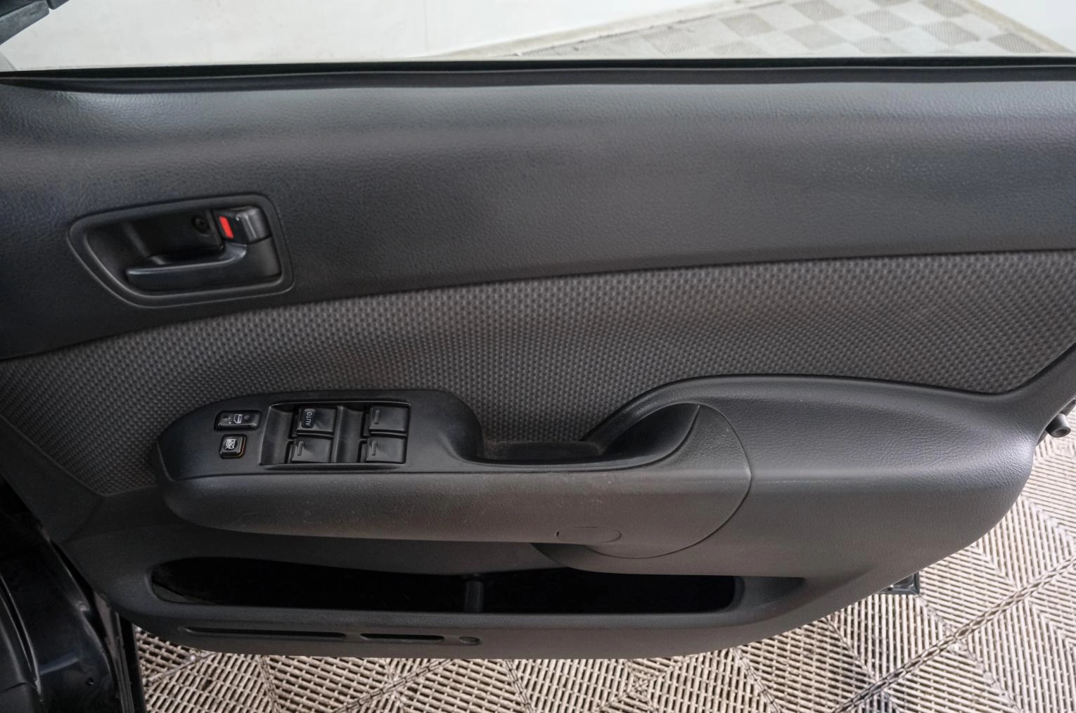 Toyota Succeed 18 из 21