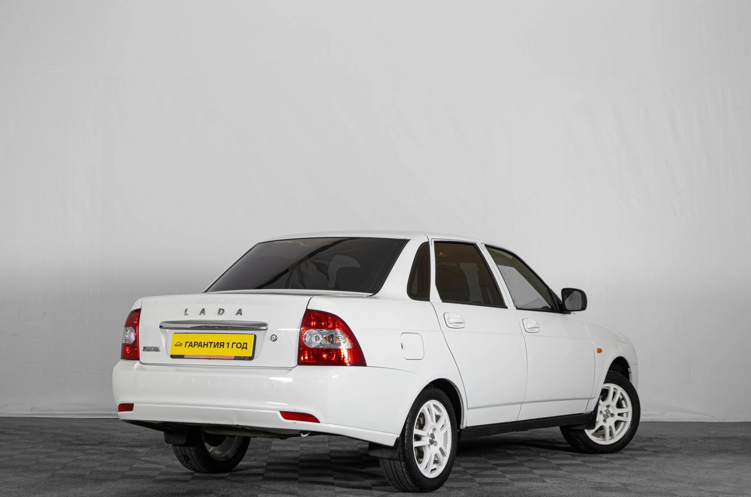 ВАЗ (LADA) Priora 4 из 17