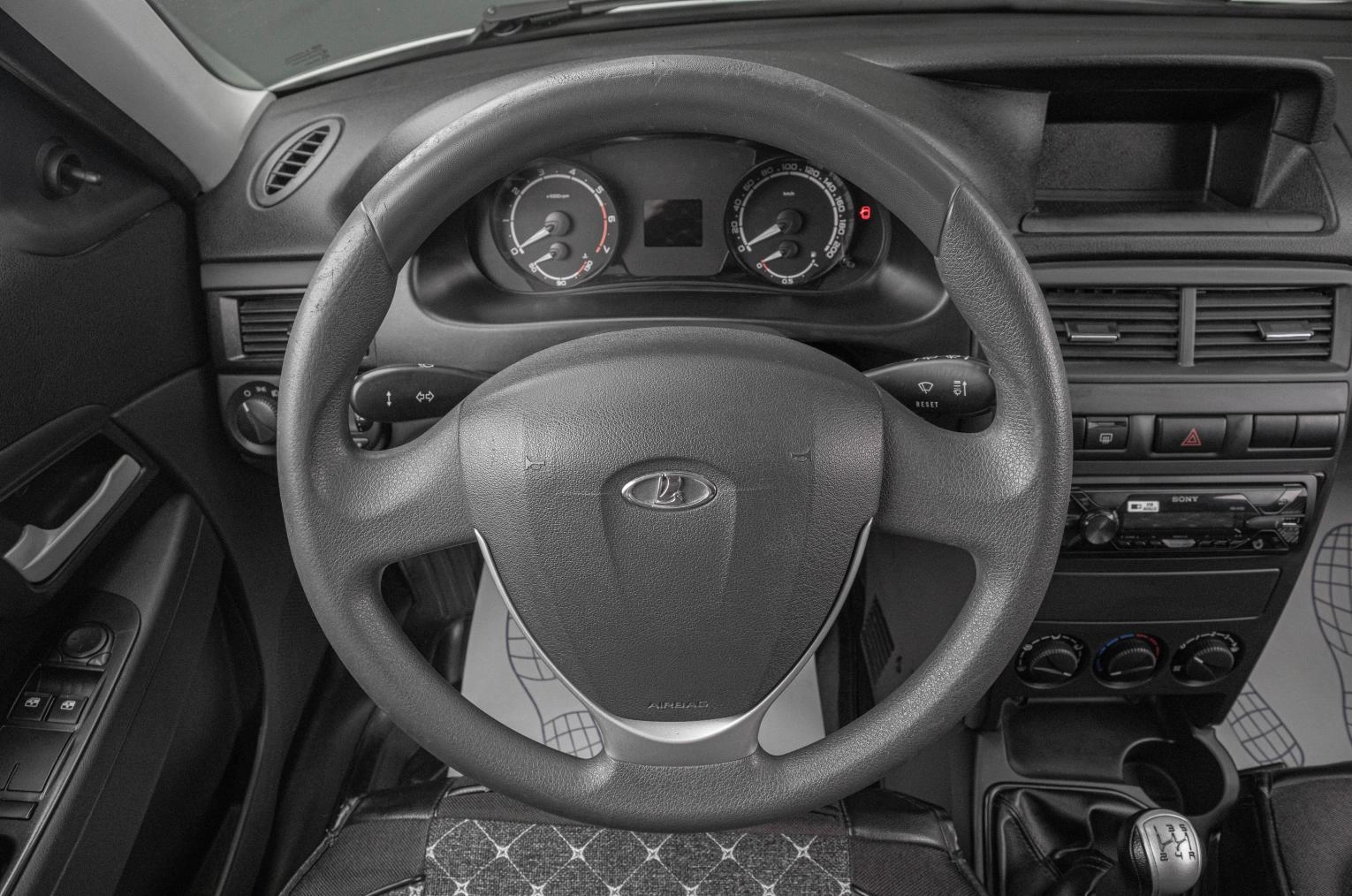 ВАЗ (LADA) Priora 10 из 17