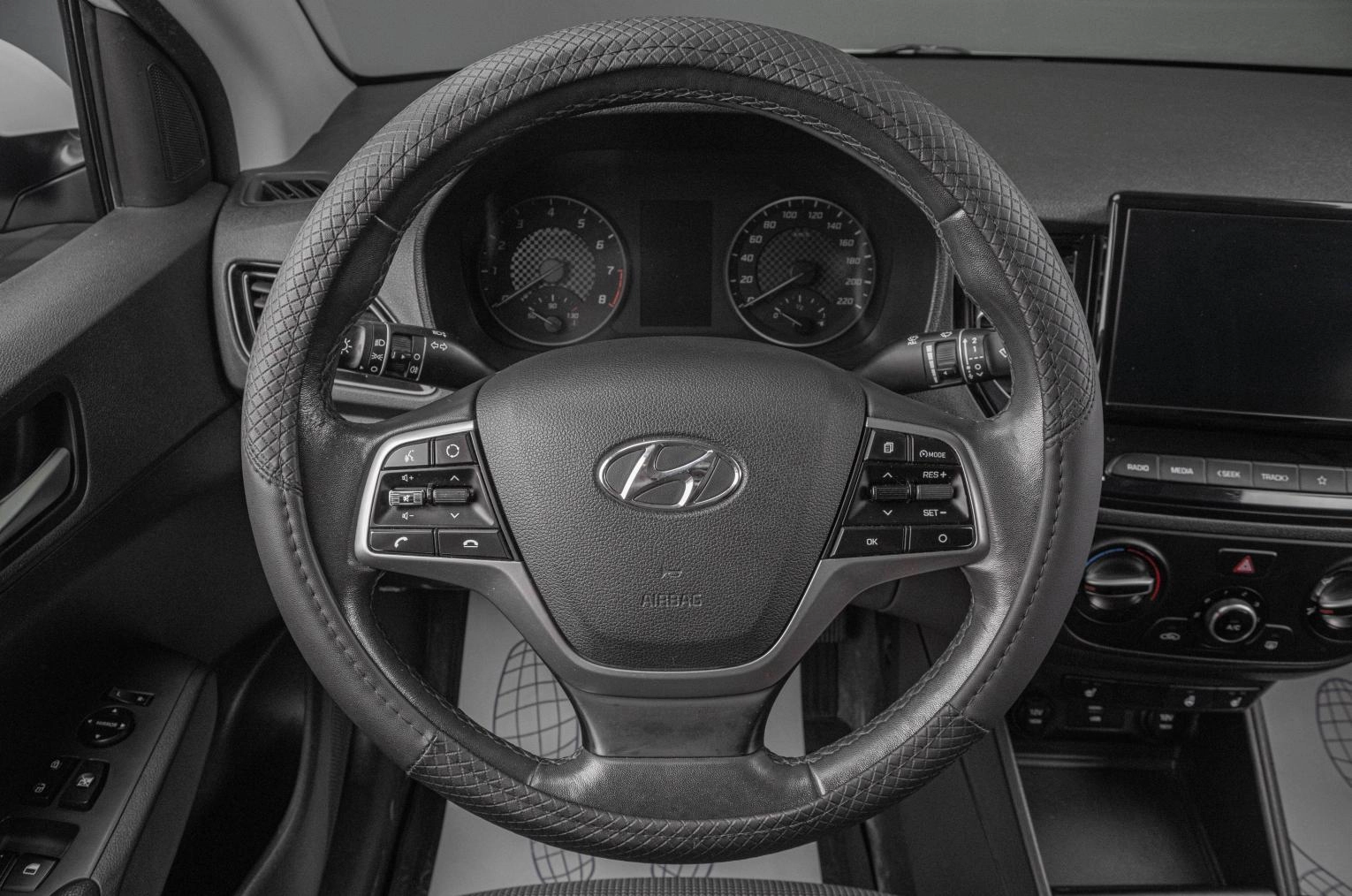 Hyundai Solaris 11 из 20