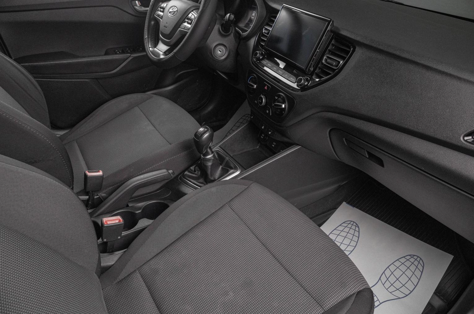 Hyundai Solaris 18 из 20