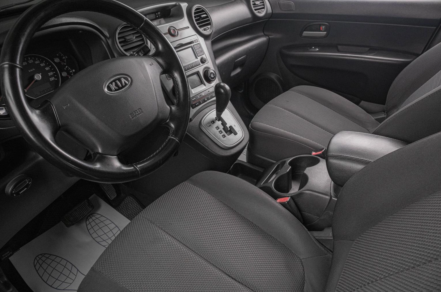 KIA Carens 8 из 17
