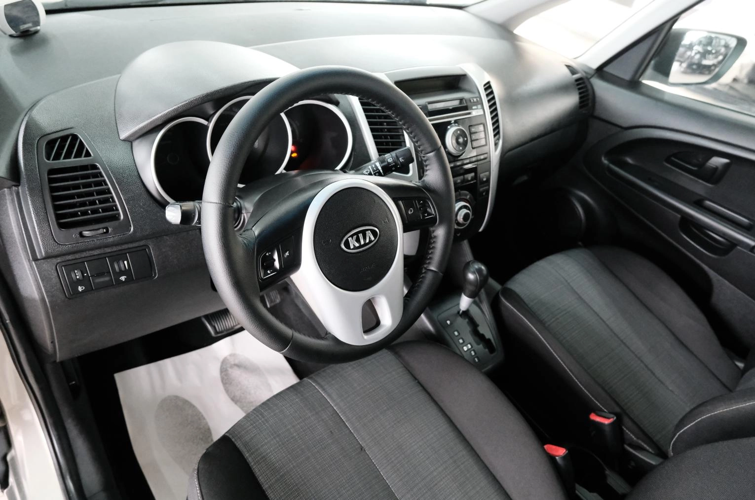 KIA Venga 10 из 25