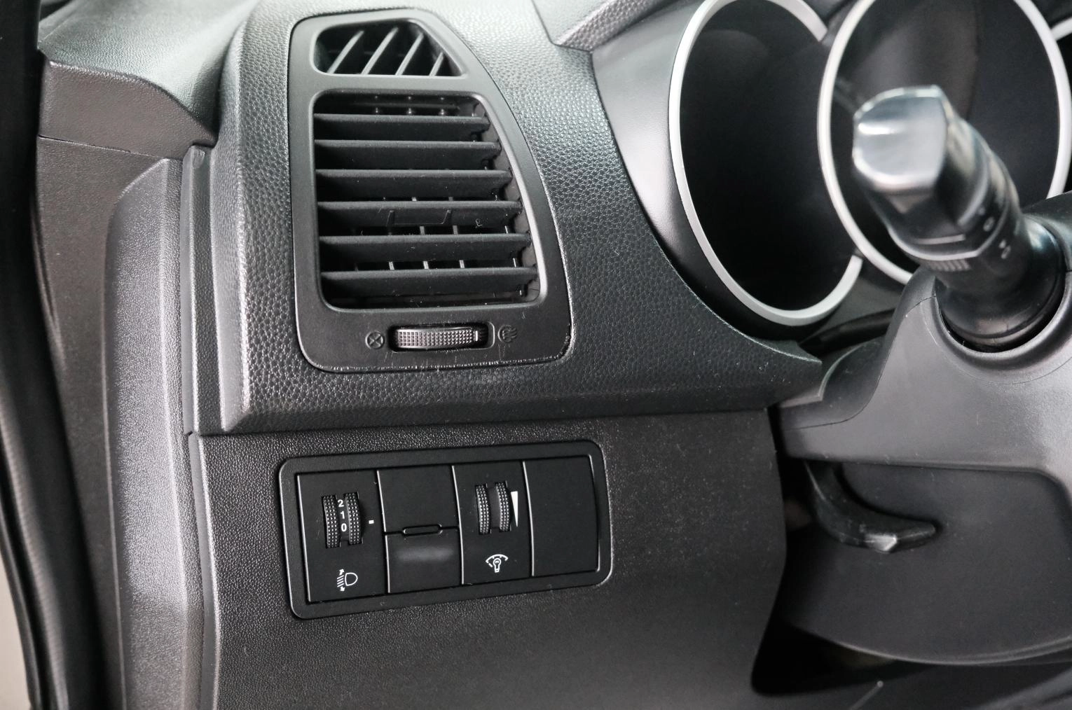 KIA Venga 9 из 25