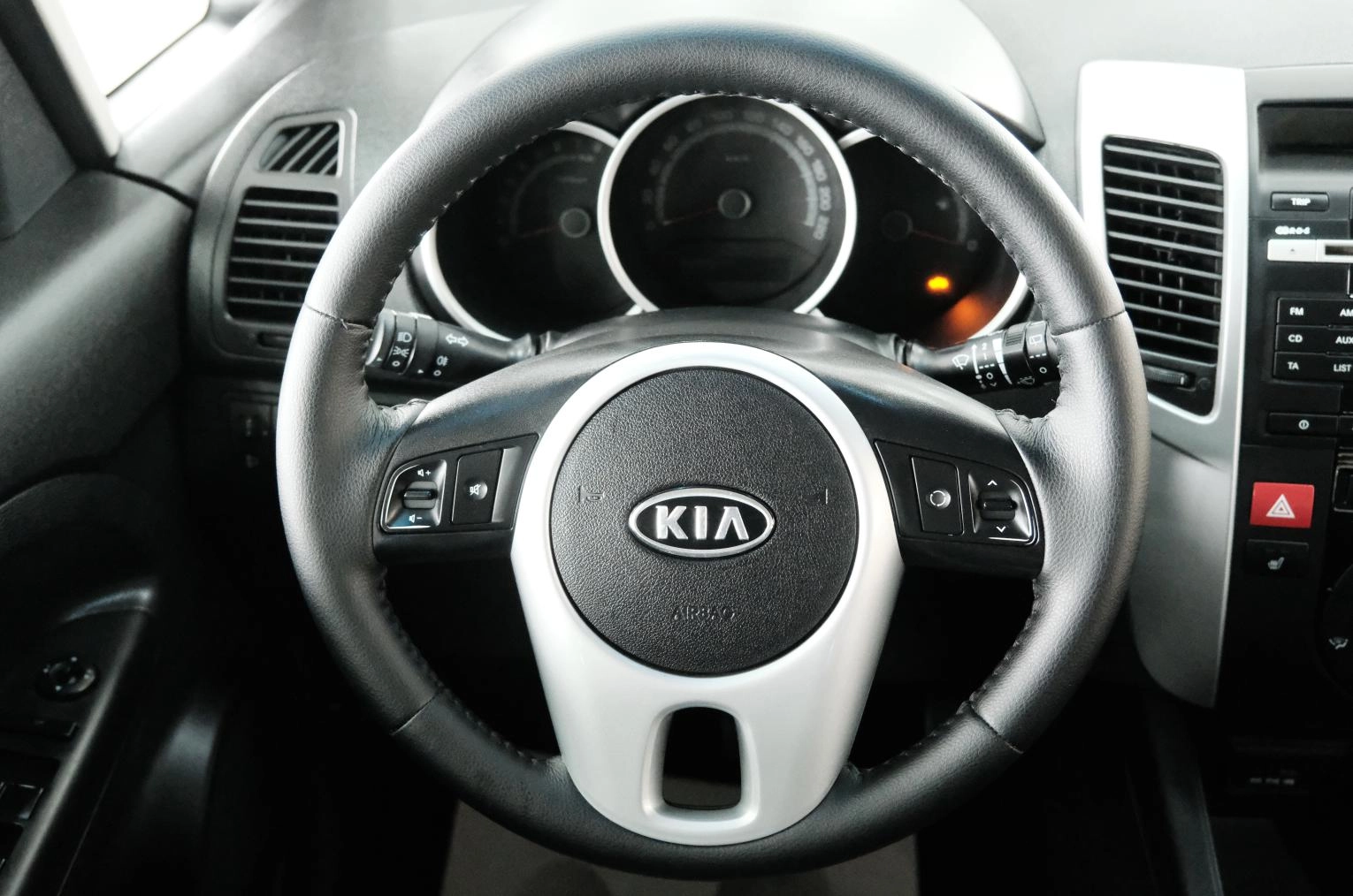 KIA Venga 15 из 25
