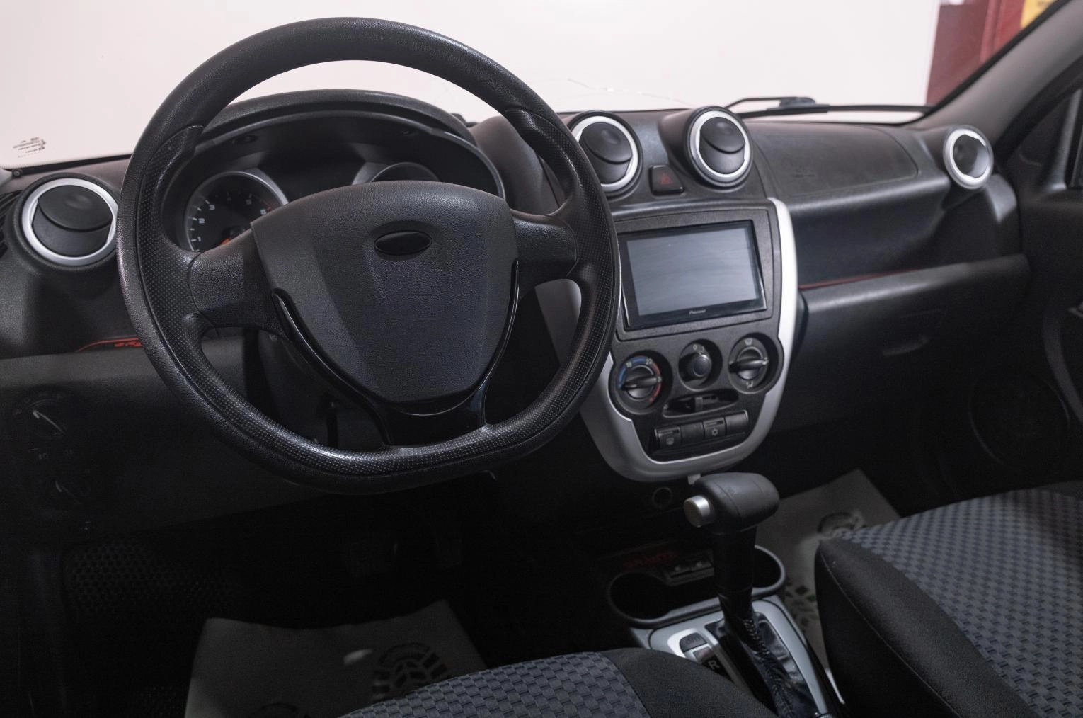 ВАЗ (LADA) Granta 8 из 19