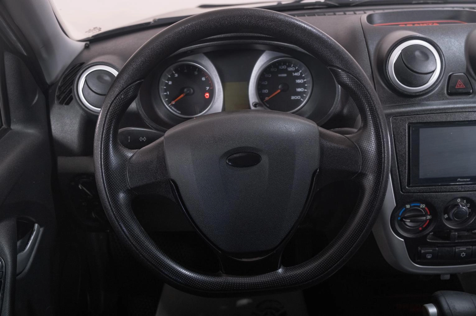 ВАЗ (LADA) Granta 14 из 19