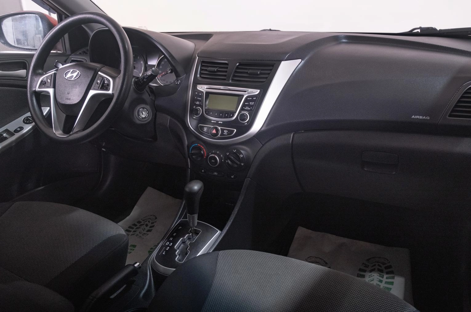 Hyundai Solaris 15 из 20