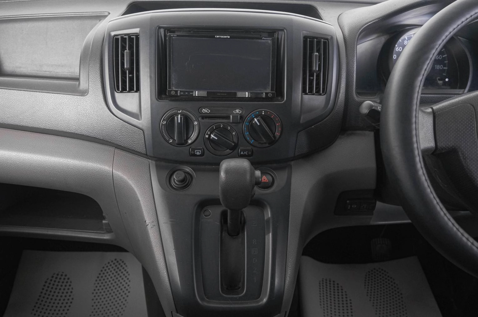 Nissan NV200 16 из 20