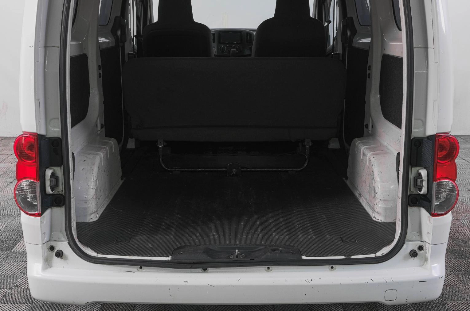 Nissan NV200 7 из 20