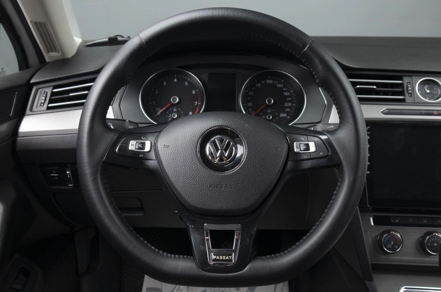 Volkswagen Passat 8 из 22