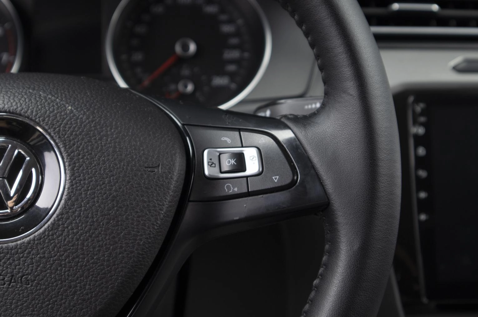 Volkswagen Passat 9 из 22