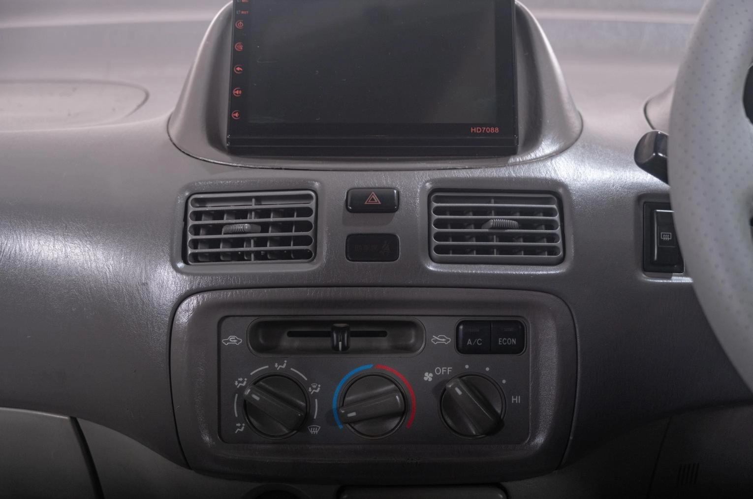 Toyota Corolla Spacio 11 из 19